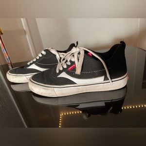 Women’s Levi’s Shoes size 6